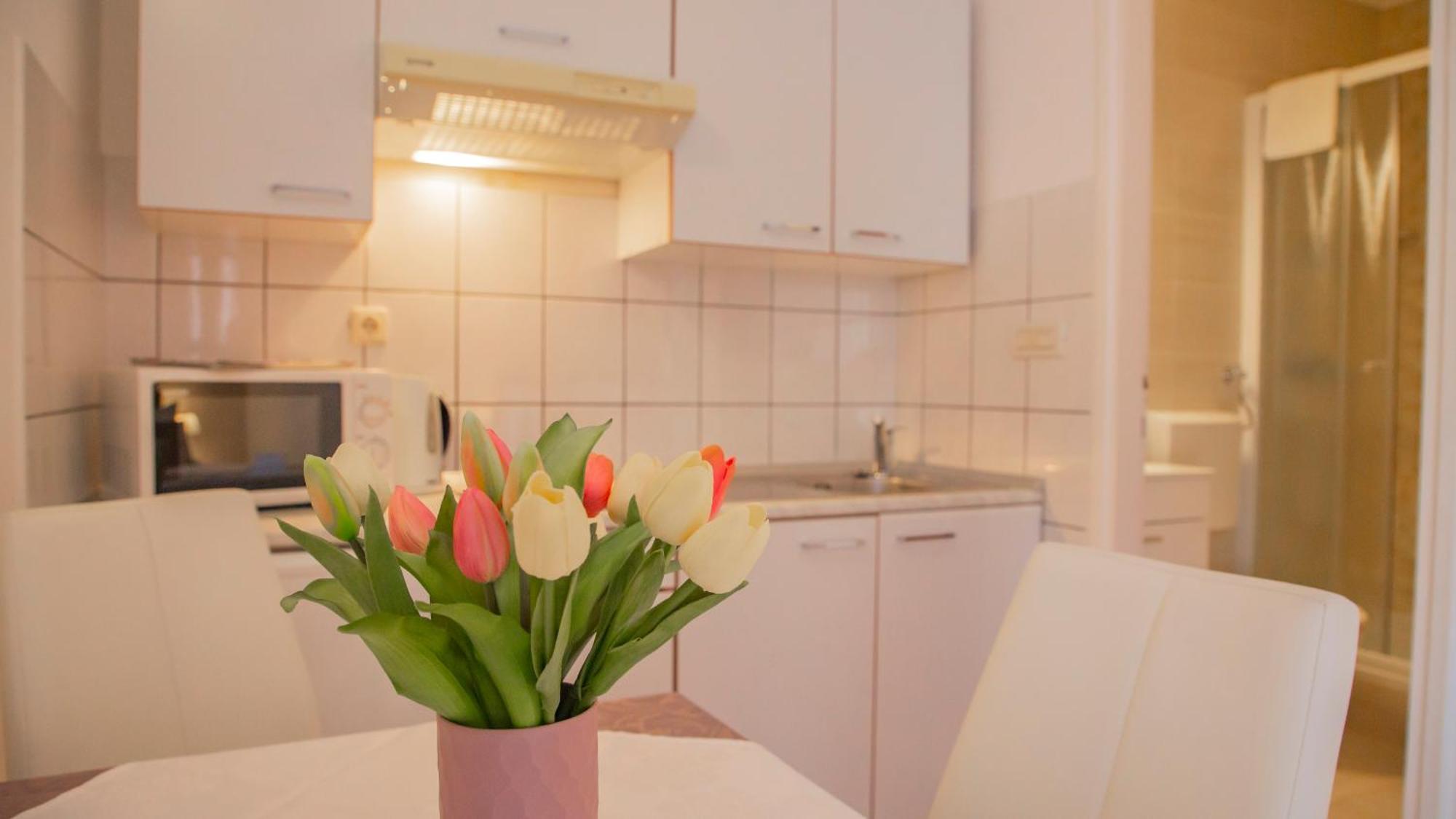 Baska Voda Apartments - Steps From The Beach, Free Parking, Central Location ภายนอก รูปภาพ