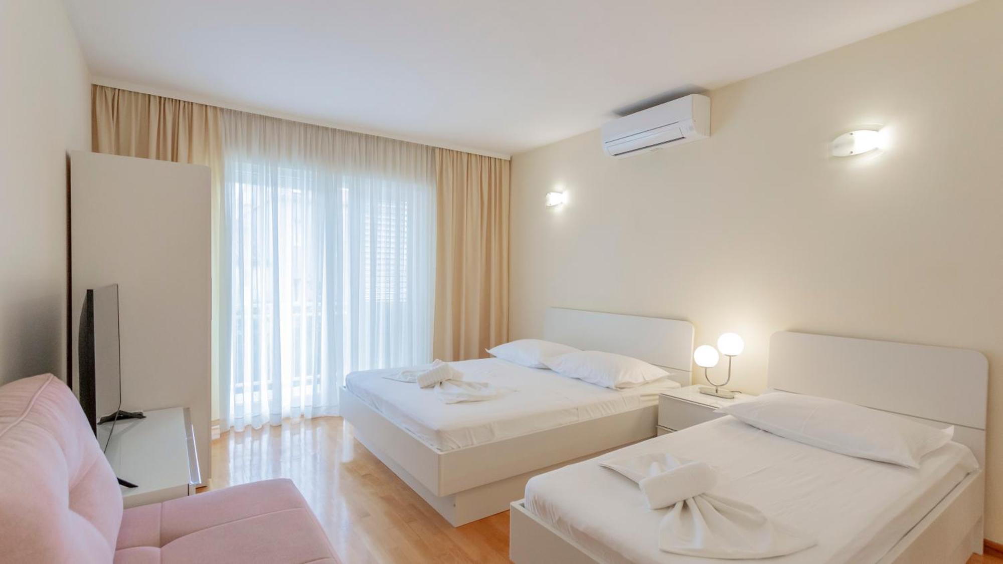 Baska Voda Apartments - Steps From The Beach, Free Parking, Central Location ภายนอก รูปภาพ