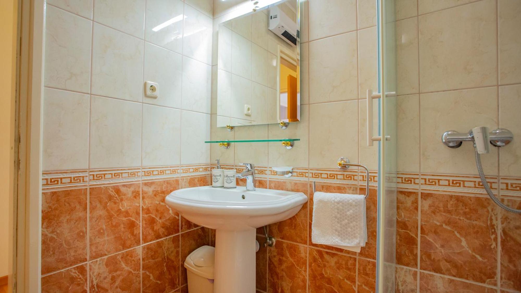 Baska Voda Apartments - Steps From The Beach, Free Parking, Central Location ภายนอก รูปภาพ