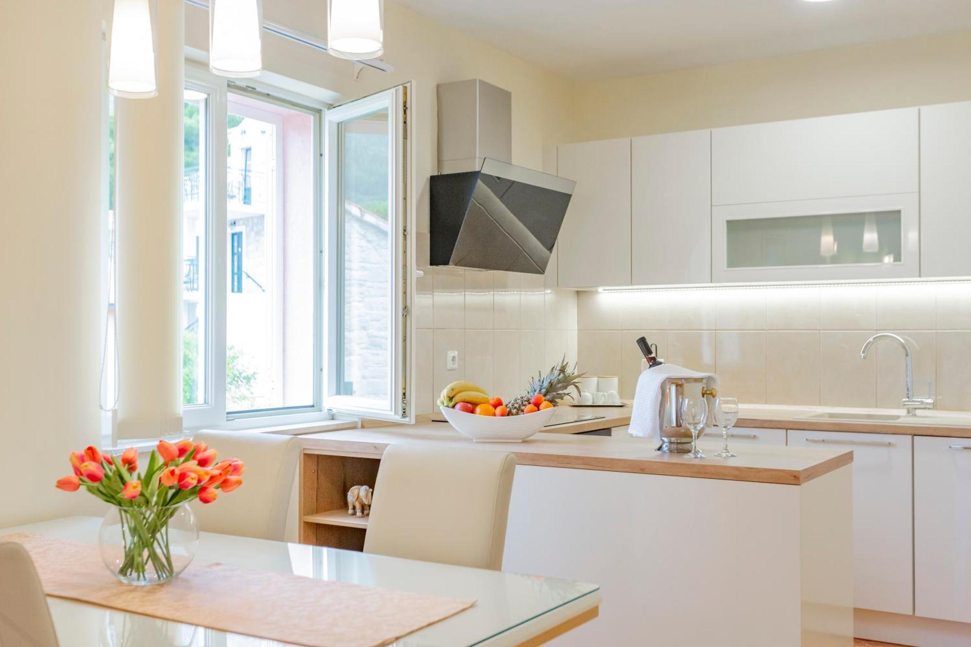 Baska Voda Apartments - Steps From The Beach, Free Parking, Central Location ภายนอก รูปภาพ