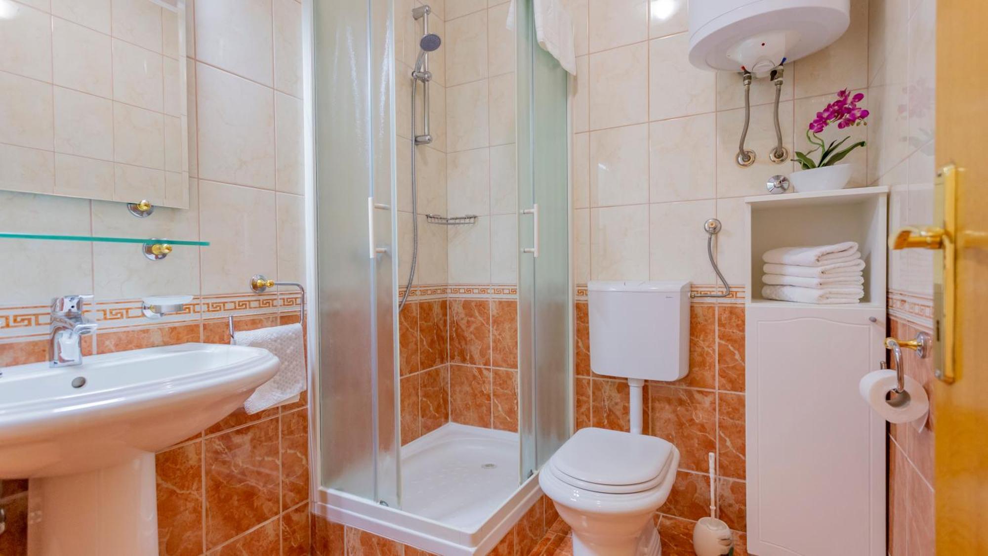 Baska Voda Apartments - Steps From The Beach, Free Parking, Central Location ภายนอก รูปภาพ