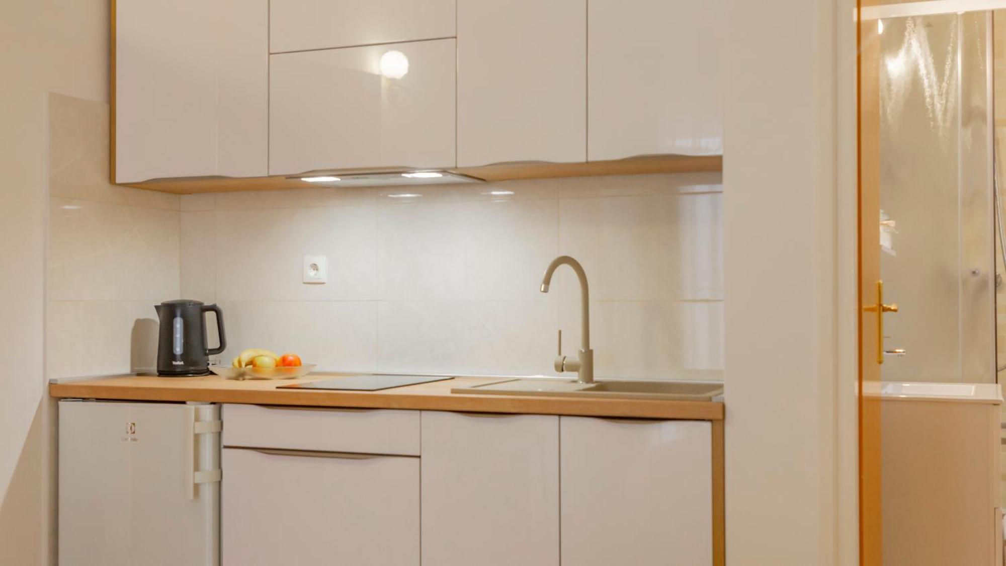 Baska Voda Apartments - Steps From The Beach, Free Parking, Central Location ภายนอก รูปภาพ