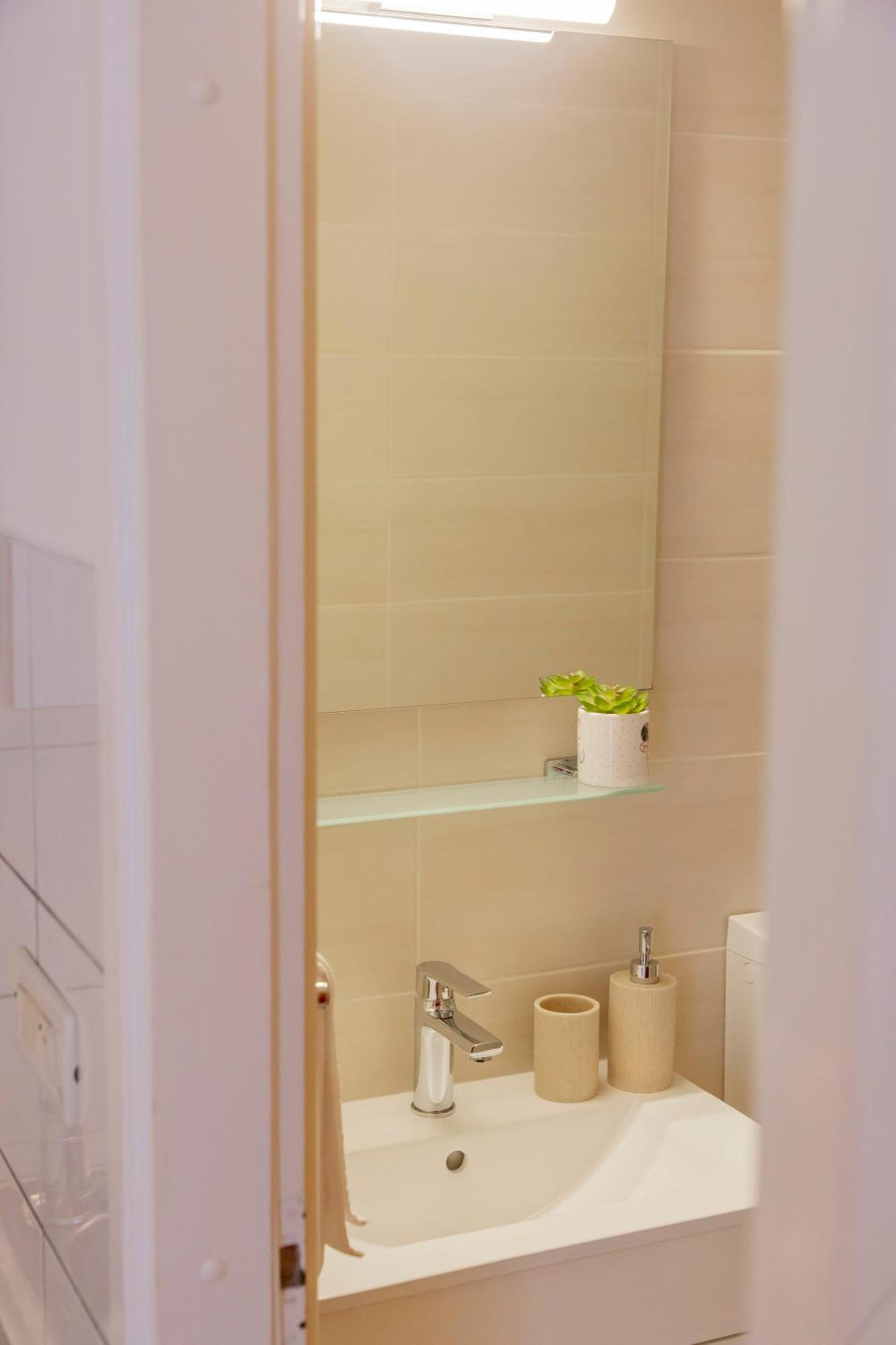 Baska Voda Apartments - Steps From The Beach, Free Parking, Central Location ภายนอก รูปภาพ