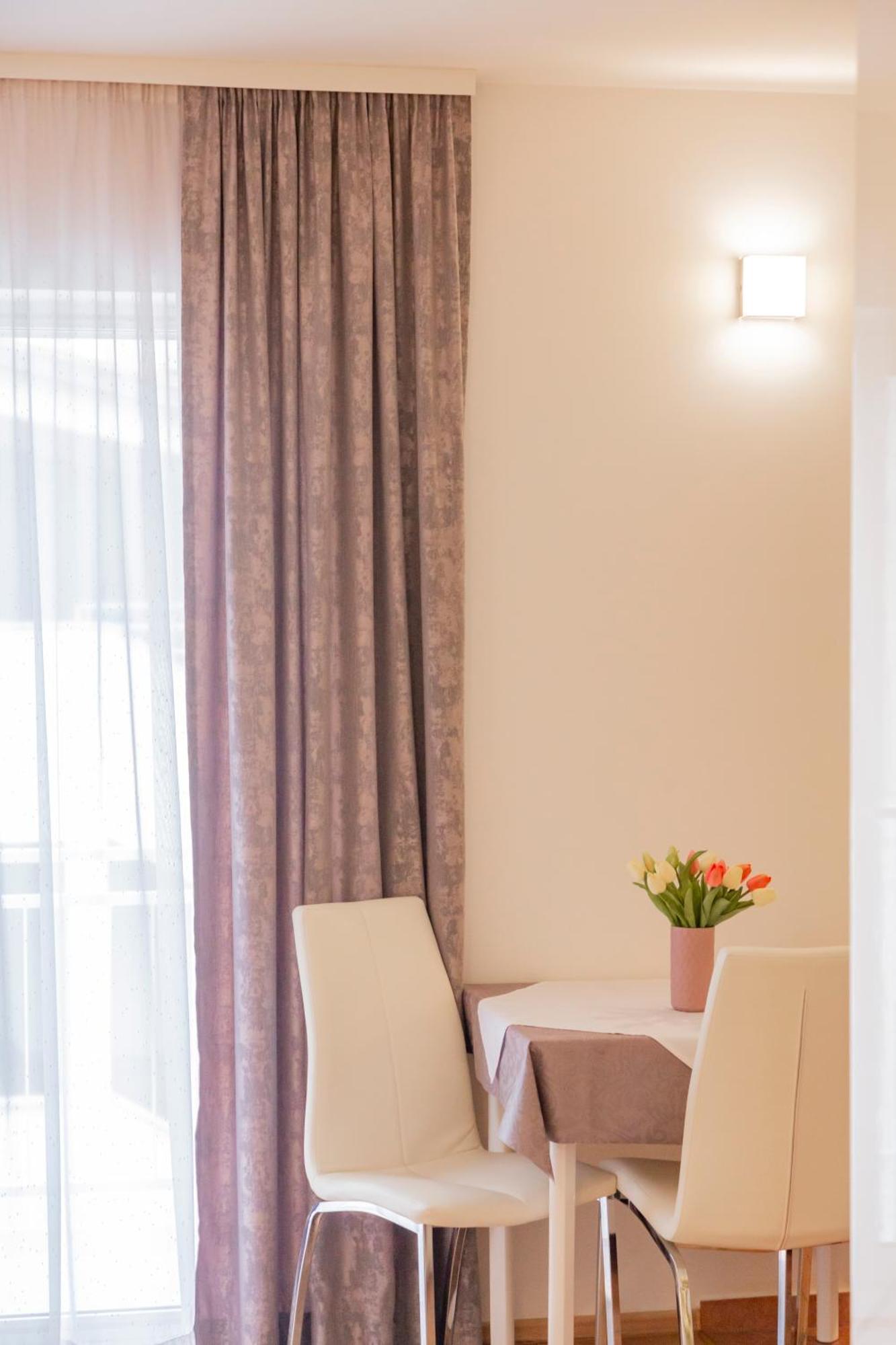 Baska Voda Apartments - Steps From The Beach, Free Parking, Central Location ภายนอก รูปภาพ