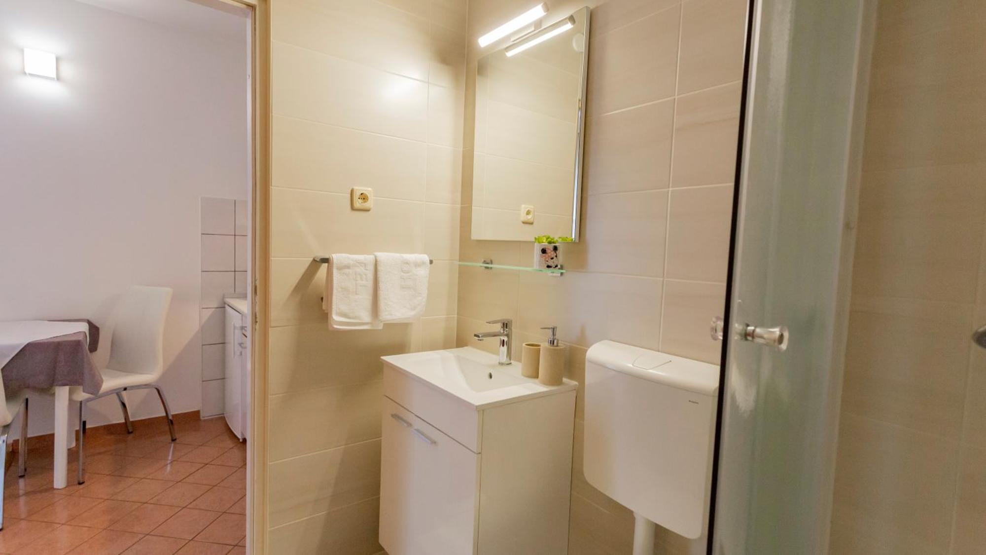Baska Voda Apartments - Steps From The Beach, Free Parking, Central Location ภายนอก รูปภาพ