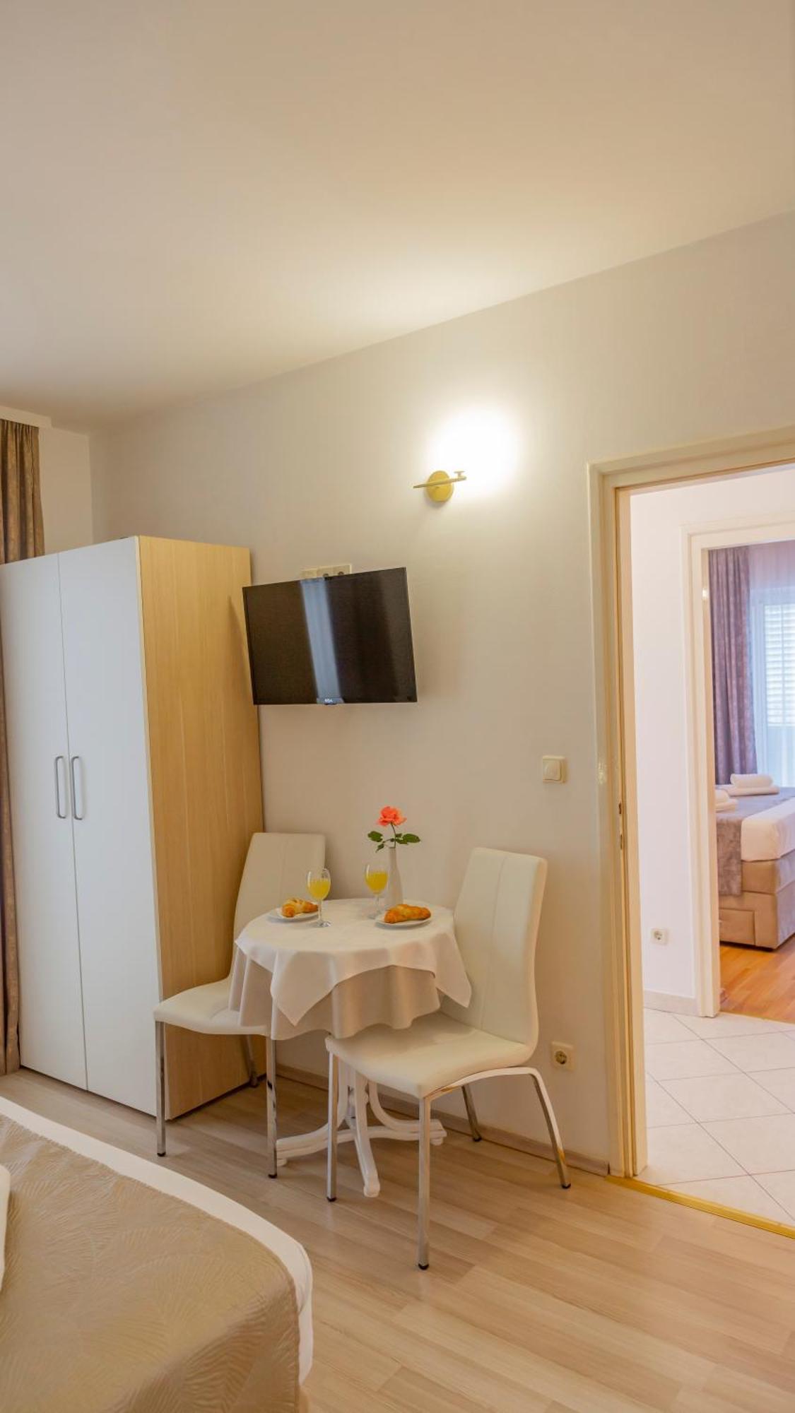 Baska Voda Apartments - Steps From The Beach, Free Parking, Central Location ภายนอก รูปภาพ