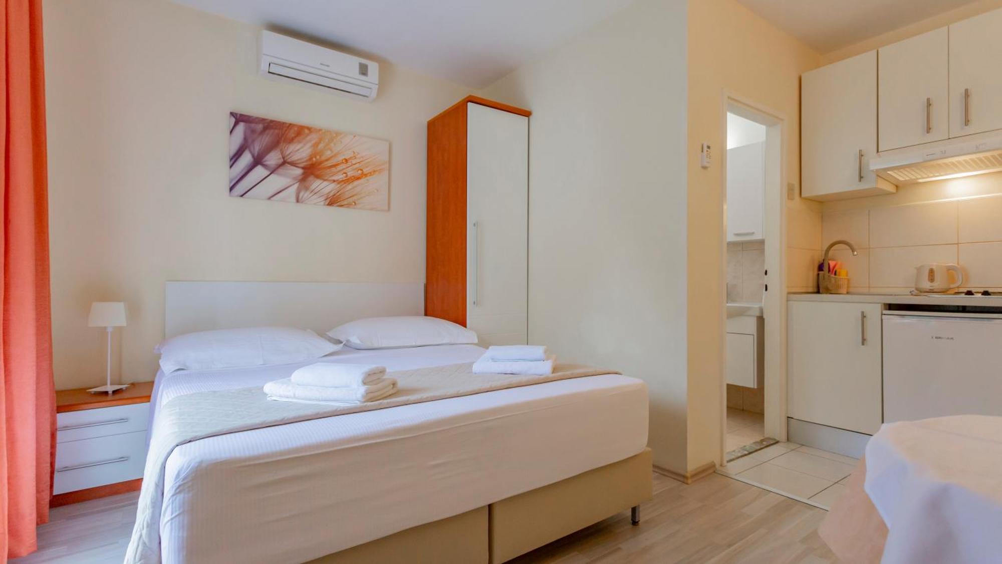 Baska Voda Apartments - Steps From The Beach, Free Parking, Central Location ภายนอก รูปภาพ