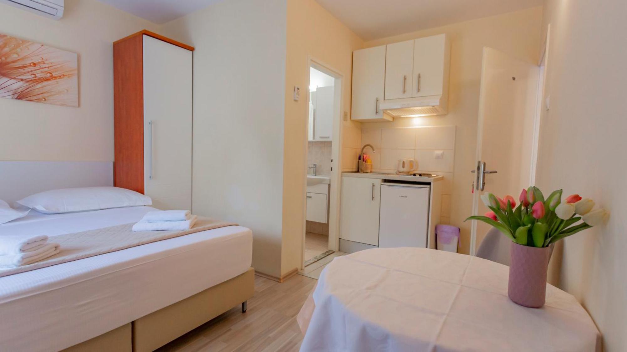 Baska Voda Apartments - Steps From The Beach, Free Parking, Central Location ภายนอก รูปภาพ